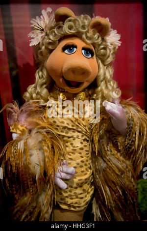 Miss piggy muppet treasure island hi-res stock photography