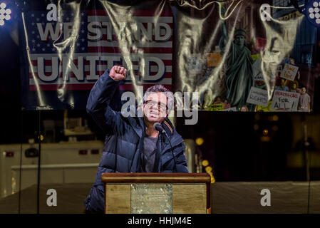 New York, USA. 19th January 2017. Mark Ruffalo - On the evening before Trump’s Inauguration, NYC Mayor Bill de Blasio, Reverend Al Sharpton, Mark Ruffalo, Michael Moore, Shailene Woodley, Rosie Perez, and Alec Baldwin will be joined by elected officials, community groups and organizations, and thousands of New Yorkers outside of Trump International Hotel & Tower near Columbus Circle to stand united and make clear to President Elect Trump and Congress that New York City will protect the rights of residents Credit: PACIFIC PRESS/Alamy Live News Stock Photo