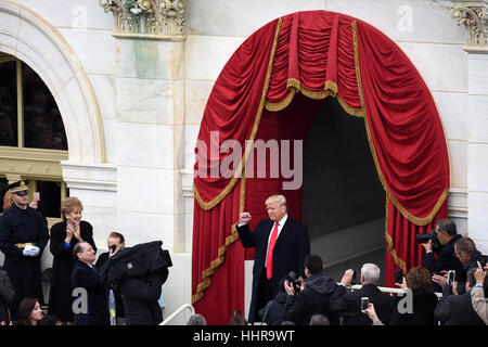 Washington, USA. 20th Jan, 2017. Donald Trump arrives for his presidential inauguration ceremony at the U.S. Capitol in Washington, DC, the United States, on Jan. 20, 2017. Credit: Yin Bogu/Xinhua/Alamy Live News