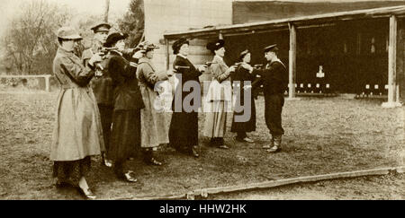 Members of the Wrens (Women's Royal Navy Reserve) learning to shoot at revolver practice, First World War, 1916 Stock Photo