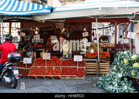 Vegetable stall in the Ballaro Market, Palermo, Sicily Stock Photo