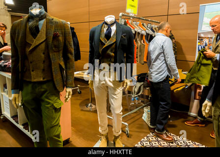 Paris, France, International Men's Fashion Trade Show, Independent labels, Capsule SHow, 'Paris Men's AW17' in Latin Quarter, Dandy, Hipster Suits, Clothing Stall, fashion mannequins, clothes design, suits show Stock Photo