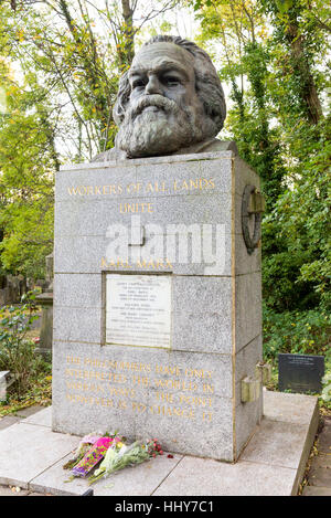 Karl Marx tombstone in Highgate Cemetery, London, England, UK Stock Photo