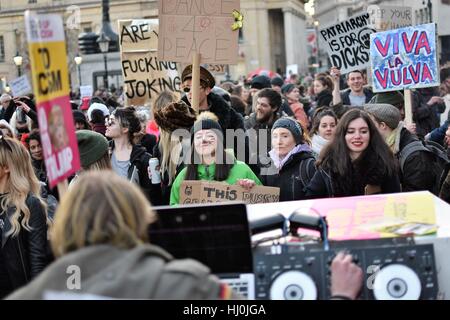 London, UK. 21st January, 2017. 100,000 join London Women's March to protest  Credit: Pietro Recchia/Alamy Live News Stock Photo