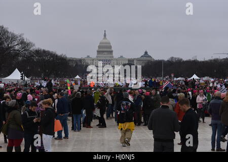 Washington, USA. 21st Jan 2017. Protesters from the Women's March on Washington outside the US Capitol Building. Credit: Carlos Romero Talamas/Alamy Live News Stock Photo