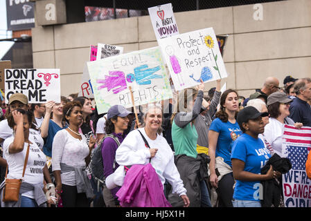 Atlanta, Georgia, USA. 21st Jan, 2017. 60,000 protesters gather in Atlanta for the March for Social Justice and Women to demonstrate opposition to President Donald Trump. Credit: Steve Eberhardt/ZUMA Wire/Alamy Live News Stock Photo
