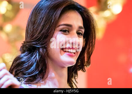 Kuala Lumpur, Malaysia. 21 Jan, 2017. Bollywood superstar, Amyra Dastur reaction upon seeing the shopping mall pack with fans in Kuala Lumpur. Dastur with Jackie Chan on his promotional tour for his new movie Kung Fu Yoga, opening in the Chinese New Year 2017. © Danny Chan/Alamy Live News. Stock Photo