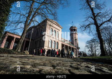 Visitors in front of Schloss Biesdorf in Berlin, Germany, 22 January 2017. The Centre for Art and Public Space (ZKR) opened here in September 2016. Photo: Paul Zinken/dpa Stock Photo