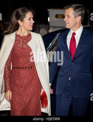 Copenhagen, Denmark. 25th Jan, 2017. Crown Prince Frederik and Crown Princess Mary arrive at the Nordatlantens Brygge for the return concert offered by the president of Iceland to the Danish Queen in Copenhagen, Denmark, 25 January 2017. The president of Iceland is in Denmark for a two day state visit. POINT DE VUE OUT - NO WIRE SERIVCE - Photo: Patrick van Katwijk/Dutch Photo Press/dpa/Alamy Live News Stock Photo