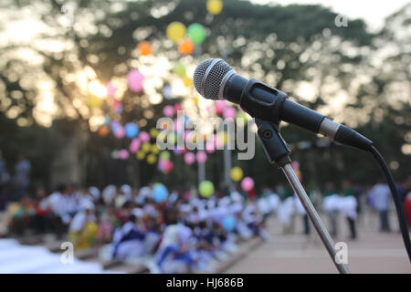 Dhaka, Bangladesh. 26th Jan, 2017. DHAKA, BANGLADESH - JANUARY 26 : School children attended a rally with ballon to celebrate Ethics Day in front of Central Shohid Minar in Dhaka, Bangladesh on January 26, 2016. Credit: Zakir Hossain Chowdhury/ZUMA Wire/Alamy Live News Stock Photo