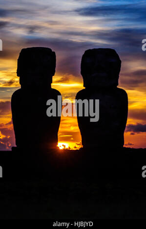 Sunrise on Moai at Tongariki ceremonial platform in Easter Island.Tongariki is the largest platform (Ahu) with 15 Moai (statues) Stock Photo