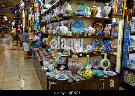 Ceramic artifacts on display for sale in the Covered Bazaar in Istanbul, Turkey Stock Photo