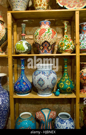 Ceramic artifacts on display for sale in the Covered Bazaar in Istanbul, Turkey Stock Photo