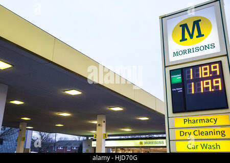 London, UK. 23rd January, 2017. A Morrisons supermarket petrol station in Peckham, South London. Trade union Unite, which represents drivers who deliver petrol to 55 Morrisons petrol stations in London, the South-East and East Anglia, is currently balloting for industrial action following a dispute over a driver’s ‘docked’ £5,200 pay. Credit: Mark Kerrison/Alamy Live News Stock Photo