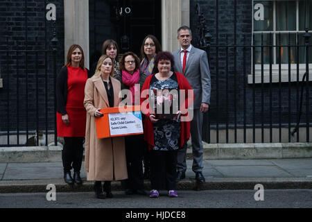 Downing Street, London, UK. 24th Jan, 2017. 38 Degrees in the first year since the Women's Aid's holds a ‘Child First Campaign' Twenty Child Homicides with Speaker Claire Throssell - whose own children were killed by her abusive ex-husband - is leading the Child First petitions been signed by over 40,000 supporter in Downing Street, London, UK. by Credit: See Li/Alamy Live News Stock Photo