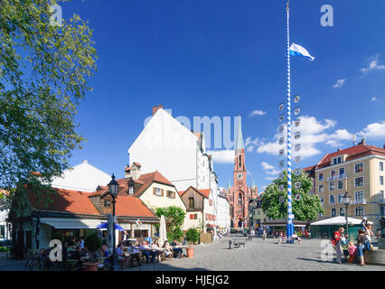 München, Munich: maypole at Wiener Platz in Haidhausen, Oberbayern, Upper Bavaria, Bayern, Bavaria, Germany Stock Photo