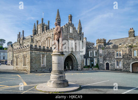 Great Britain, South West England, West Devon, Tavistock, statue of Francis Duke of Bedford on Bedford Square at the Town Hall Stock Photo