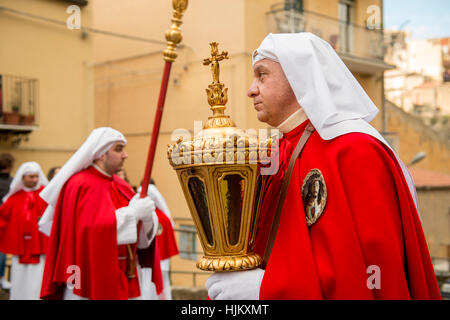 Enna, Sicily, Italy - March 25, 2016:  religious Parade, in town of Enna, Sicily for the Holy Easter. Every year for Holy Friday is staged the passio Stock Photo