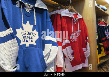 NHL Powered by Reebok Store, 1185 Avenue of the Americas, at the corner of 47th Street, NYC Stock Photo
