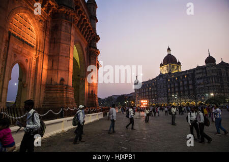 The Gateway to India on the seafront in Colaba, Mumbai (Bombay), India. Stock Photo