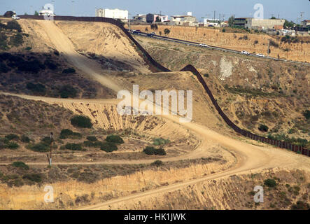 San Diego, USA. 25th Jan, 2107. **File Photos** President Trump signed executive orders to begin the construction of a wall on the US-Mexico border, boosting border patrol forces and increasing the number of immigration enforcement officers who carry out deportations. Pictured: May 01, 1996 The San Diego Sector is one of nine Border Patrol sectors along the United States - Mexico border. It is responsible for patrolling the first 66 miles of the United States. Credit: ZUMA Press, Inc./Alamy Live News Stock Photo