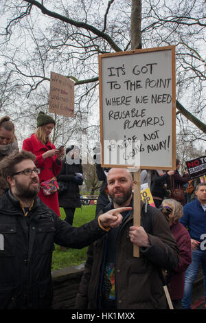 Grosvenor Square, London, UK. 4th February 2017. Protesters at the Stop ...