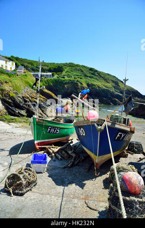 Fishing boats on the slipway in Sennen Cove Stock Photo - Alamy