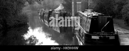 Narrowboats at Braunston Marina, Grand Union canal, Braunston village, Northamptonshire, England Stock Photo