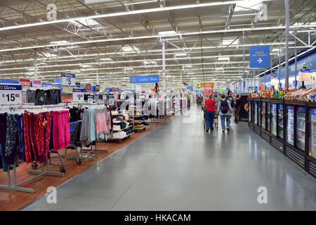 Inside Walmart superstore Stock Photo: 124653836 - Alamy