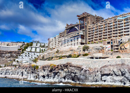 The impressive Gloria Palace Amadores Thalasso Hotel on the cliffs, Puerto Rico, Gran Canaria Stock Photo