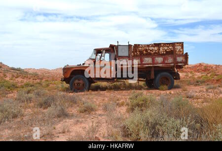 Abandoned old miner truck in outback Australian opal mining town of Coober Pedy Stock Photo