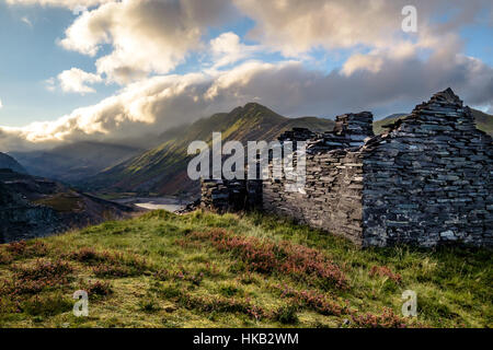 Sunrise over the abandoned Dinorwic Slate Quarry Llanberis Stock Photo