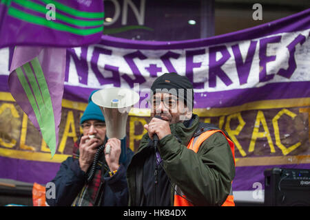 London, UK. 26th January, 2017. A UNISON shop steward with UNISON members working for cleaning contractor Servest at Kings College London (KCL) commencing a 2-day strike following reported threats of significant changes to their terms and conditions, including reductions in their working hours and possible redundancies. Credit: Mark Kerrison/Alamy Live News