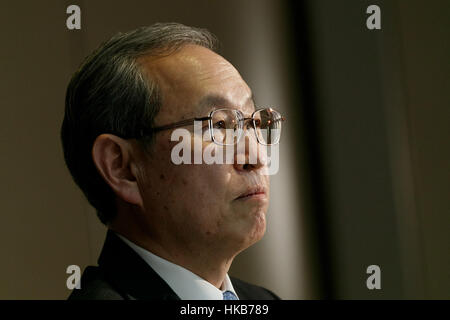 Tokyo, Japan. 27th Jan, 2017. Toshiba Corp. President Satoshi Tsunakawa attends a news conference at the company headquarters on January 27, 2017, Tokyo, Japan. Toshiba announced plans to split off part of its core memory chip business (excluding the image sensor business) to raise money in the face of excessive debt generated by its US nuclear business. The announcement came after Toshiba's board approved the decision earlier on Friday, January 27. Credit: Rodrigo Reyes Marin/AFLO/Alamy Live News Stock Photo