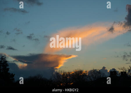 Wimbledon, London, UK. 28th January, 2017. Large and colourful cloud formations over London at sunset after late thunderstorm and heavy rain in SW London. © Malcolm Park/Alamy Live News. Stock Photo