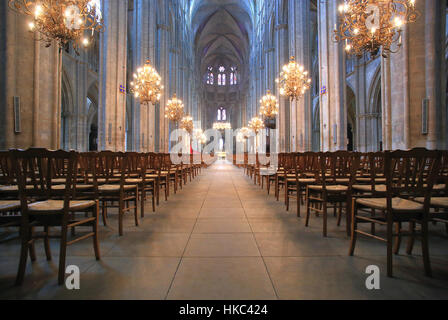 The nave and the chandeliers of Saint-Etienne Cathedral, Bourges, Centre, France Stock Photo