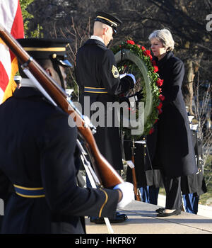 Prime Minister Theresa May lays a wreath at Arlington National Cemetery in Washington DC, USA, ahead of her meeting with President Donald Trump. Stock Photo