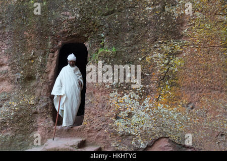 Pilgrim at the Church of Saint Uraiel, one of the rock hewn churches in Lalibela (UNESCO World Heritage site), Ethiopia Stock Photo