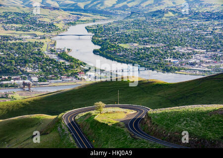 A View From Near The Top Of The Spiral Highway Looking Back At Just One Of Many Hairpin Turns, With Lewiston Idaho On The Left And Clarkston, Washi... Stock Photo