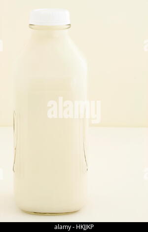 Half gallon milk carton hi-res stock photography and images - Alamy