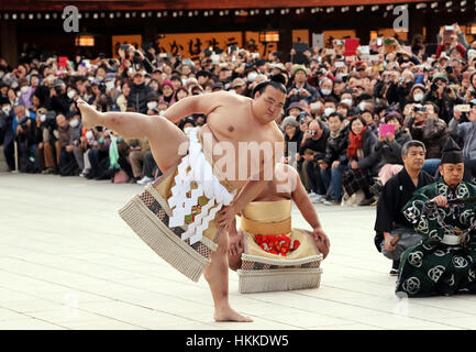 Tokyo, Japan. 27th Jan, 2017. Newly promoted Sumo grand champion 'yokozuna' Kisenosato performs a ring-entering ceremony at the Meiji shrine in Tokyo. 30-year-old sumo wrestler inaugurated to sumo's highest rank of yokozuna, the first Japanese native yokozuna since 1998. Credit: Yoshio Tsunoda/AFLO/Alamy Live News Stock Photo