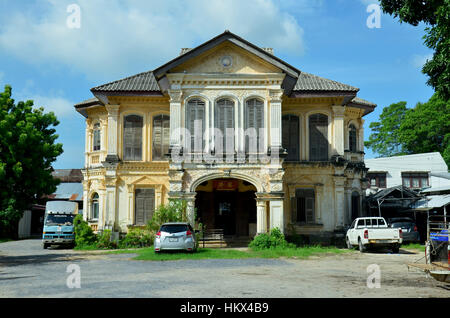 Old classic house style Sino-Portuguese architecture in old phuket town for people visit at around Thalang city on June 6, 2016 in Phuket, Thailand Stock Photo
