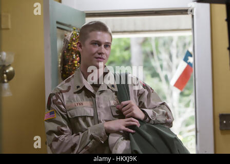 BILLY LYNN'S LONG HALFTIME WALK 2016 film with Joe Alwyn Stock Photo