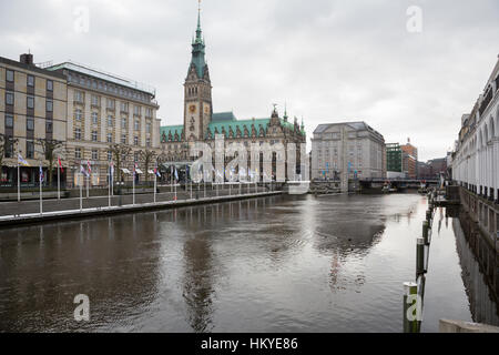 Hamburg (Germany) - Rathaus townhall and Kleine Alster canal on river Elba Stock Photo
