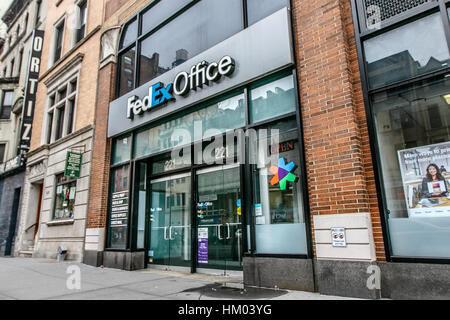 Front and entrance to a FedEx Office retail location in Manhattan. Stock Photo