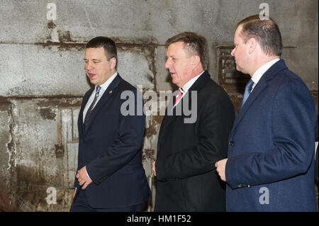 Tallinn, 31th January 2017. Estonian Prime Minister Juri Ratas (L), Latvian Prime Minister Maris Kucinskis (C) and Lithuanian Prime Minister Saulius Skvernelis (R) arrive prior a meeting with the Baltic prime ministers. The three Baltic prime ministers meet today to discuss on regional security, energy and transport links, as well as the future of the European Union. Nicolas Bouvy/Alamy Live News Stock Photo
