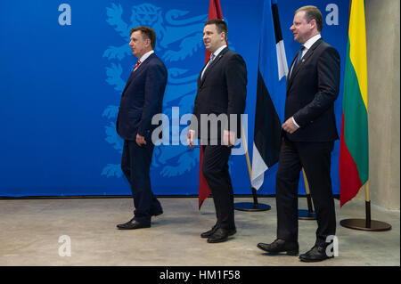Tallinn, 31th January 2017. Estonian Prime Minister Juri Ratas (C), Latvian Prime Minister Maris Kucinskis (L) and Lithuanian Prime Minister Saulius Skvernelis (R) leave a family photo prior a meeting with the Baltic prime ministers. The three Baltic prime ministers meet today to discuss on regional security, energy and transport links, as well as the future of the European Union. Nicolas Bouvy/Alamy Live News Stock Photo