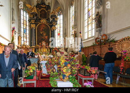 Spitz an der Donau: church Holy Mauritius: Decoration to the Thanksgiving Day, bunch of grapes, Wachau, Niederösterreich, Lower Austria, Austria Stock Photo