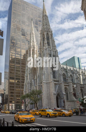 St Patrick's Cathedral, 5th Avenue Manhattan, New York City, USA Stock Photo