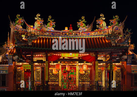 Decorated roof and second floor of traditional old chinese temple Seh Tek Tong Cheah Kongsi in Georgetown, Penang, Malaysia. Stock Photo